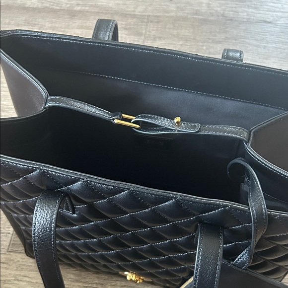 Versace Medusa Quilted Nappa Tote Bag and Attached Wallet Pouch - Picture 12 of 17